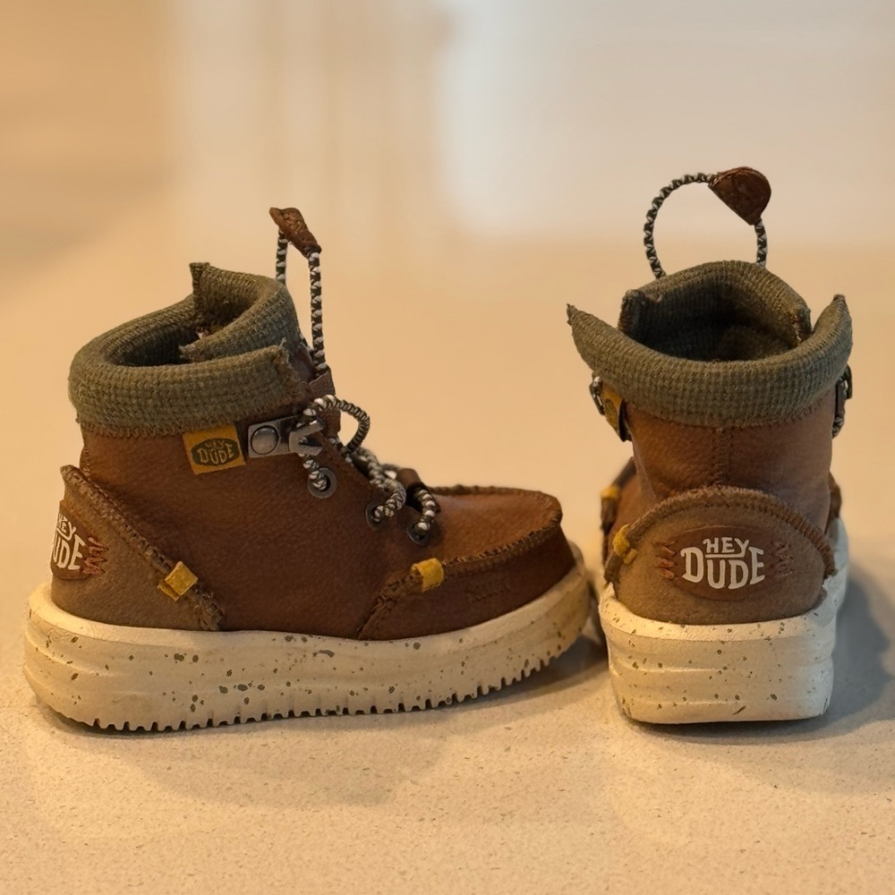 Hey Dude Brown Boots High-Top Rugged Design
